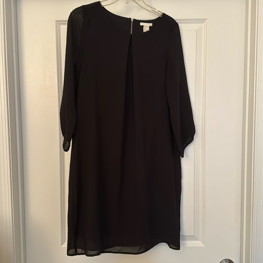 Black lined 3/4 sleeved dress